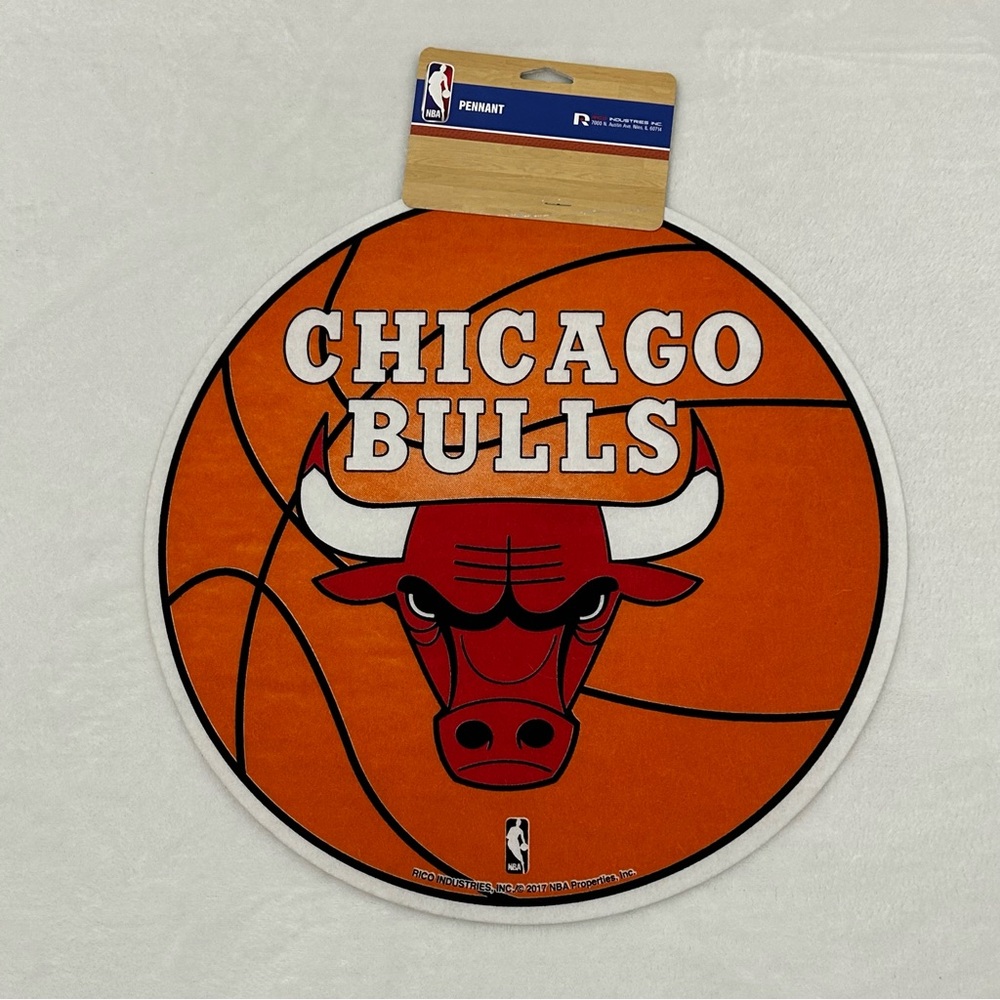 Chicago Bulls NBA Basketball Shape Rico Industries Felt Pennant Banner Flag 15”